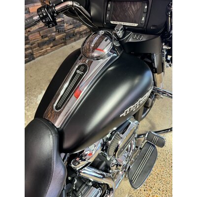 2017 Harley-Davidson 1700CC FLHXS STREET GLIDE SPECIAL CRUISER