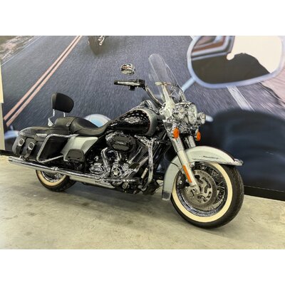 2015 Harley-davidson 1700CC FLHRC ROAD KING CLASSIC CRUISER