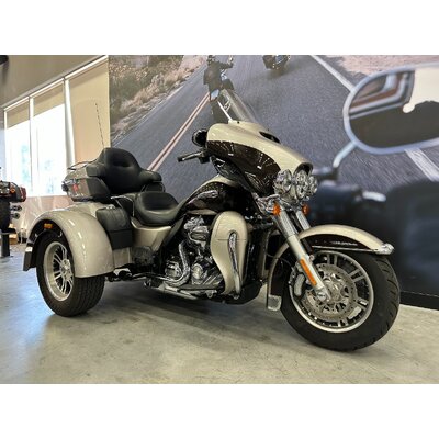 2018 Harley-davidson 1700CC FLHTCUTG TRI GLIDE ULT CLASSIC TRIKE