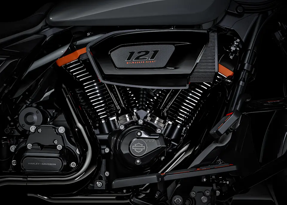 2025 CVO Street Glide Milwaukee-Eight® VVT 121 engine