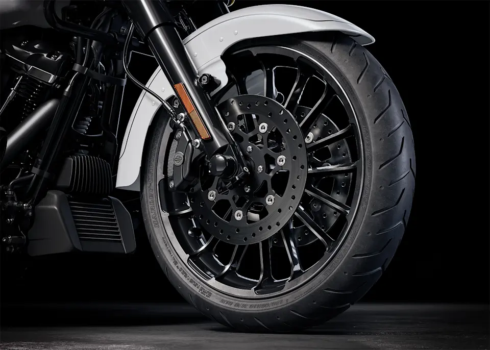 2025 Road Glide 3 Close Up Wheels Shot