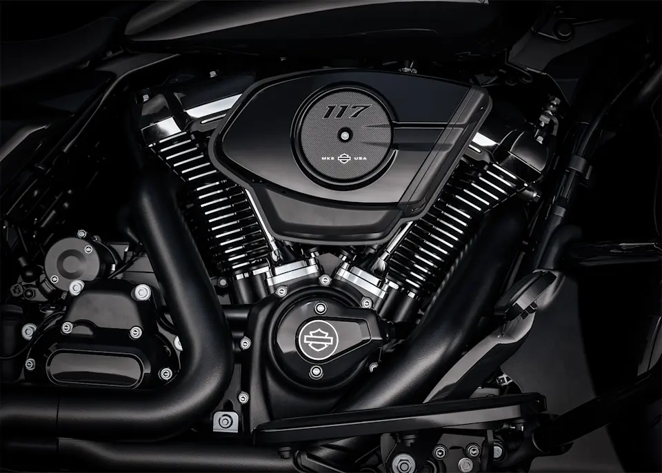 2025 Road Glide Milwaukee 117 engine