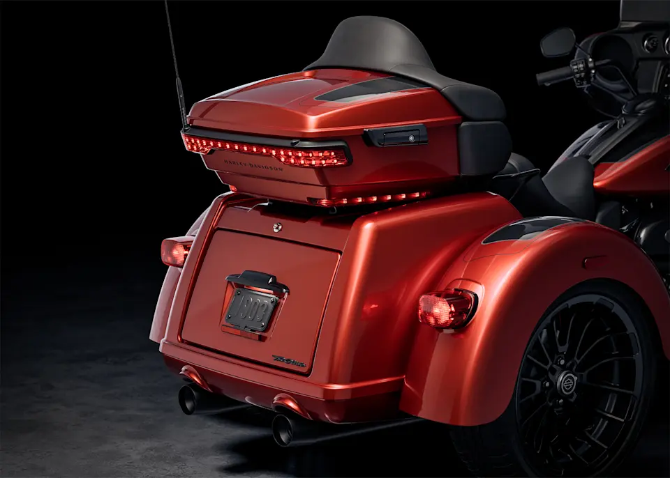 2025 Tri Glide Ultra motorcycle luggage