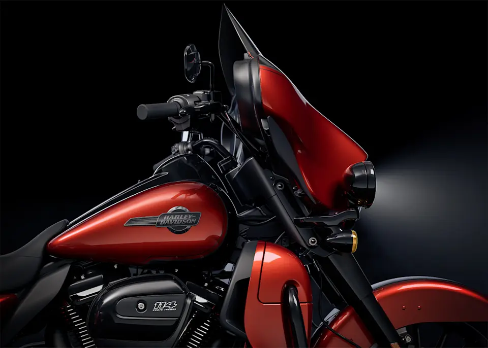 2025 Tri Glide Ultra motorcycle premium paint