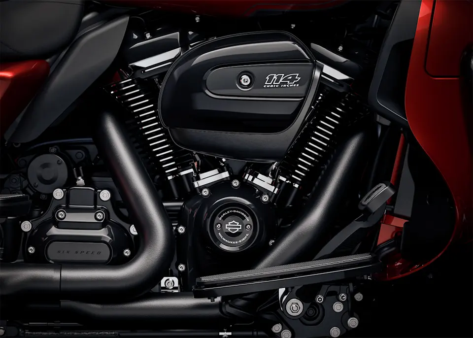 2025 Tri Glide Ultra motorcycle Milwaukee-Eight 114 Engine