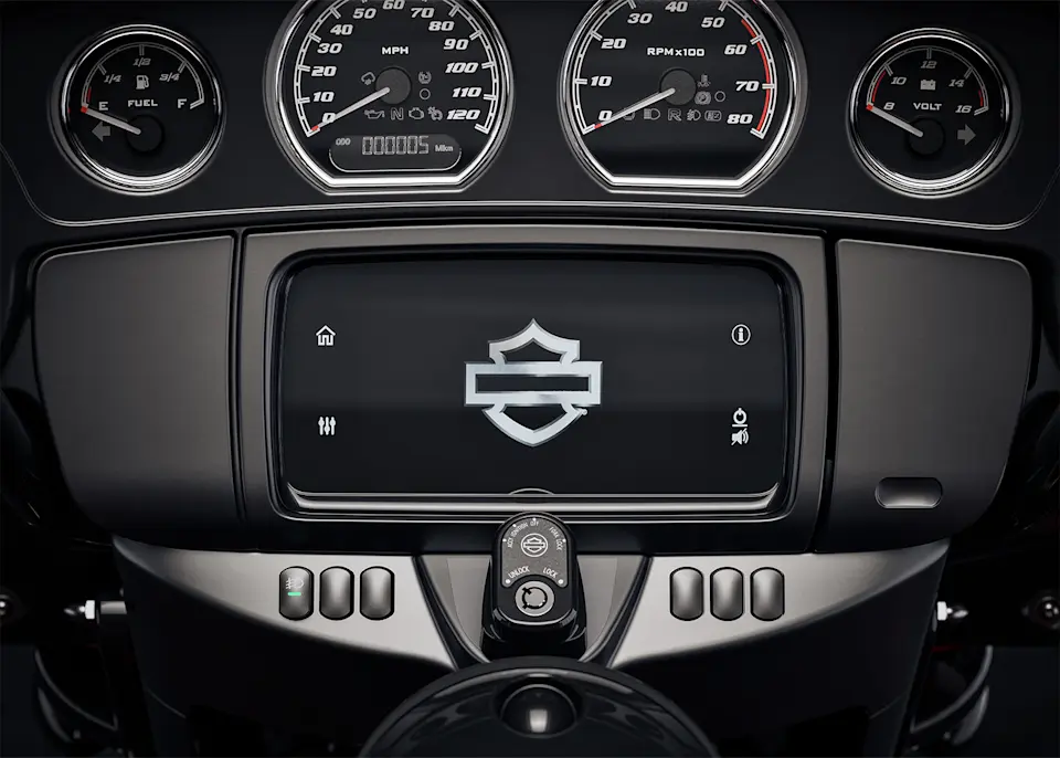 2025 Tri Glide Ultra motorcycle Touchscreen