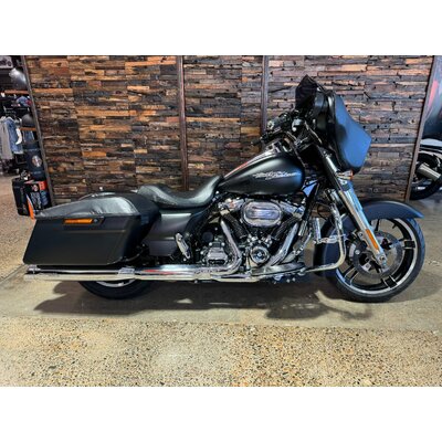 2017 Harley-Davidson 1700CC FLHXS STREET GLIDE SPECIAL CRUISER