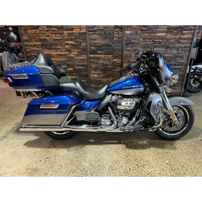 2017 Harley-Davidson 1700CC FLHTK ULTRA LIMITED CRUISER